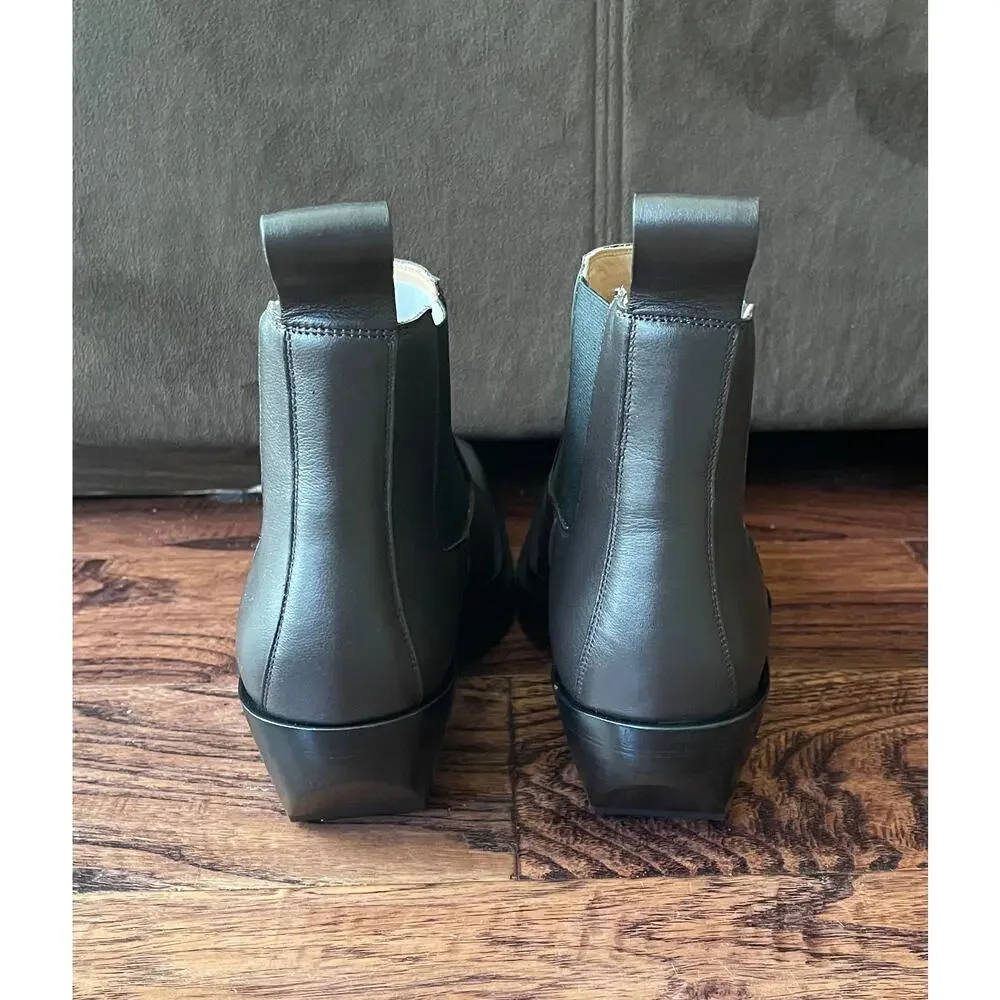 $1,800 NIB Bottega Veneta Black Leather Brown Heel Chelsea Boots Size 39(6)